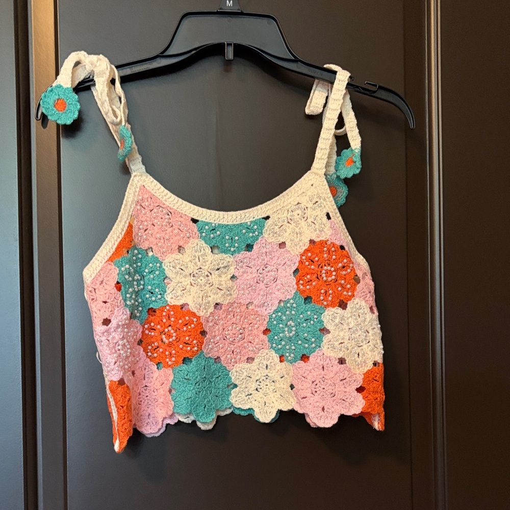 Pol size One NEW Colorful Crochet Floral Women Top Pearl Detail Toe Straps